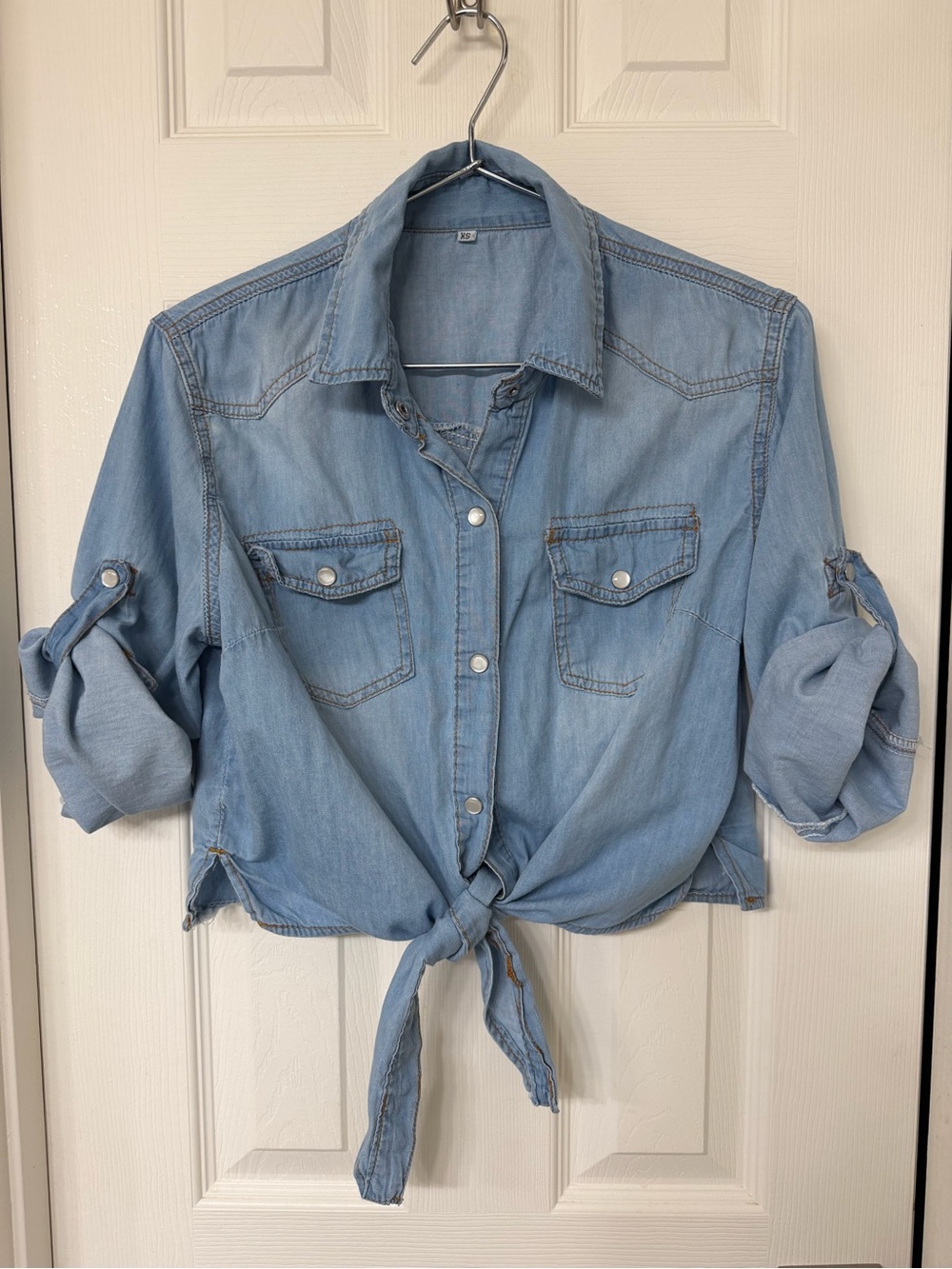Light Wash Tie-Front Denim Shirt / Tops - Women